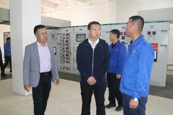 甘肅藥業(yè)集團(tuán)竇生銘總經(jīng)理率隊(duì)到隴神戎發(fā)督導(dǎo)檢查安全生產(chǎn)